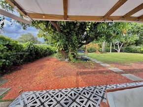 125 NE 150th St, Miami FL 33161