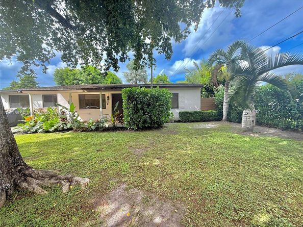 125 NE 150th St, Miami FL 33161