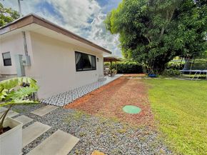 125 NE 150th St, Miami FL 33161