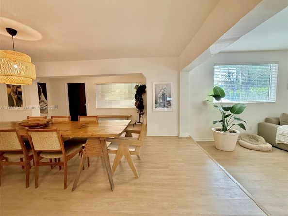 125 NE 150th St, Miami FL 33161