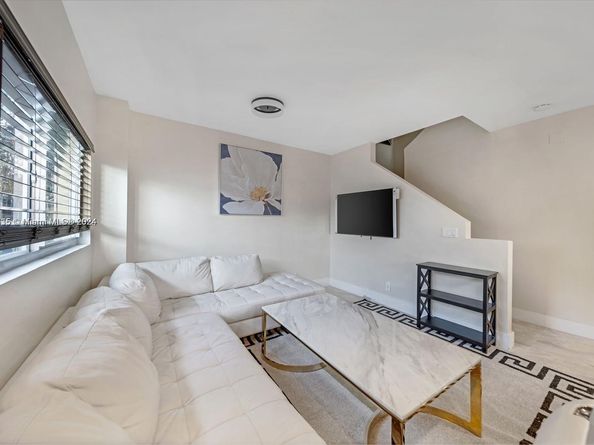 615 NW 10th Ter 1, Fort Lauderdale FL 33311
