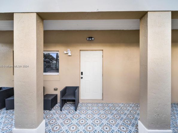 615 NW 10th Ter 1, Fort Lauderdale FL 33311