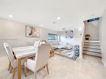 615 NW 10th Ter