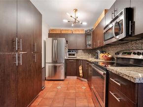 4705 NW 7th St 1017, Miami FL 33126