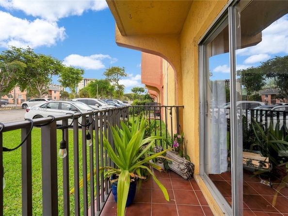 4705 NW 7th St 1017, Miami FL 33126