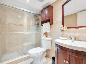 4705 NW 7th St 1017, Miami FL 33126