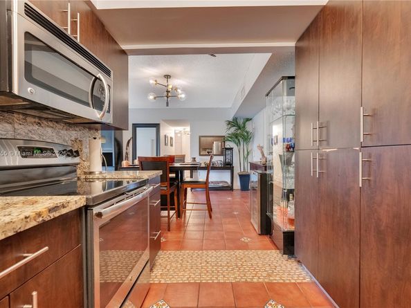 4705 NW 7th St 1017, Miami FL 33126