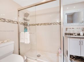 4705 NW 7th St 1017, Miami FL 33126