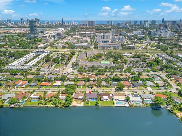 21100 NE 25th Ct, Miami FL 33180