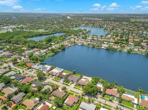 21100 NE 25th Ct, Miami FL 33180