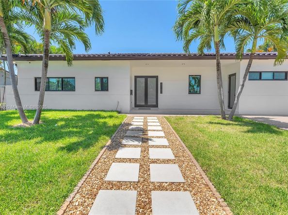 21100 NE 25th Ct, Miami FL 33180