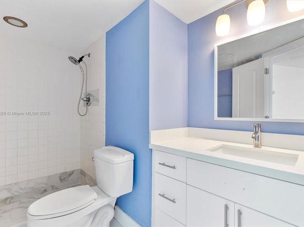 3703 NE 166th St 808, North Miami Beach FL 33160