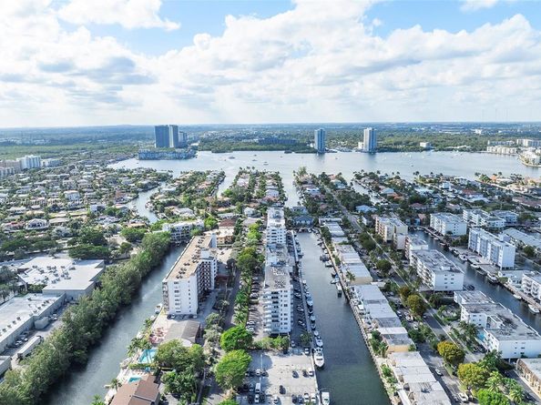 3703 NE 166th St 808, North Miami Beach FL 33160