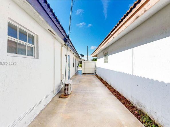 13829 SW 157th Ter, Miami FL 33177