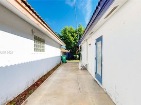 13829 SW 157th Ter, Miami FL 33177