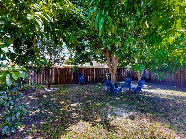 13829 SW 157th Ter, Miami FL 33177