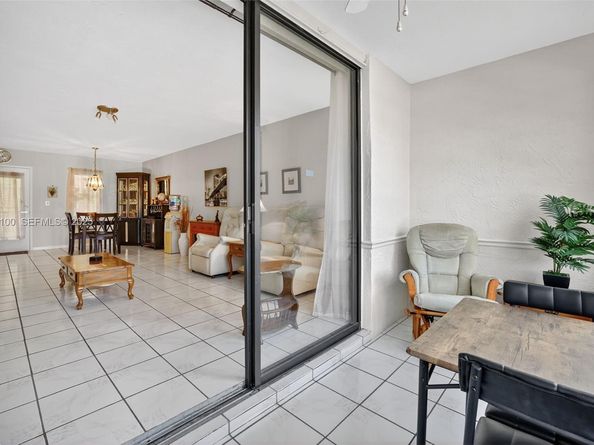 2841 Somerset Dr 106, Lauderdale Lakes FL 33311