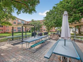 2841 Somerset Dr 106, Lauderdale Lakes FL 33311