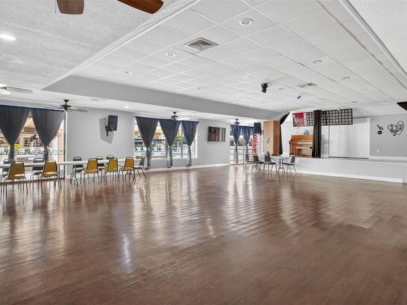 2841 Somerset Dr 106, Lauderdale Lakes FL 33311