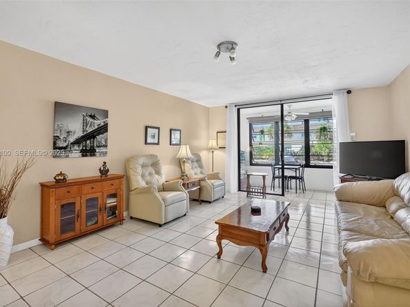 2841 Somerset Dr 106, Lauderdale Lakes FL 33311