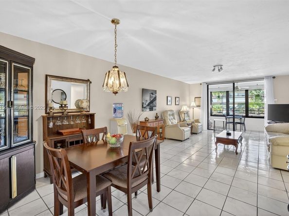 2841 Somerset Dr 106, Lauderdale Lakes FL 33311