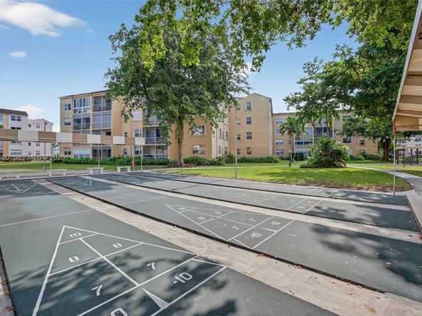 2841 Somerset Dr 106, Lauderdale Lakes FL 33311