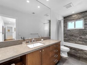 8967 SW 117th St, Miami FL 33176