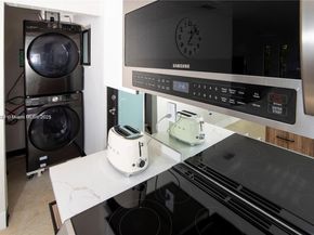 77 NE 43rd St, Miami FL 33137