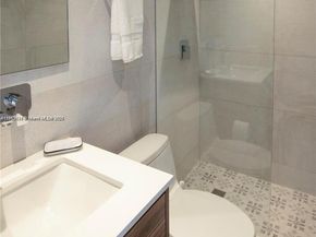 77 NE 43rd St, Miami FL 33137