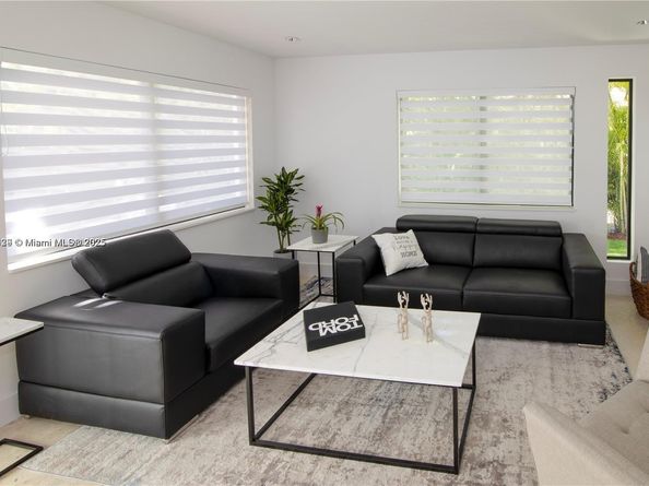 77 NE 43rd St, Miami FL 33137
