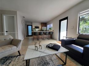 77 NE 43rd St, Miami FL 33137