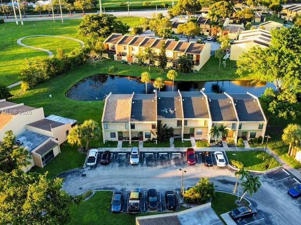 9441 NW 15th St 232, Pembroke Pines FL 33024