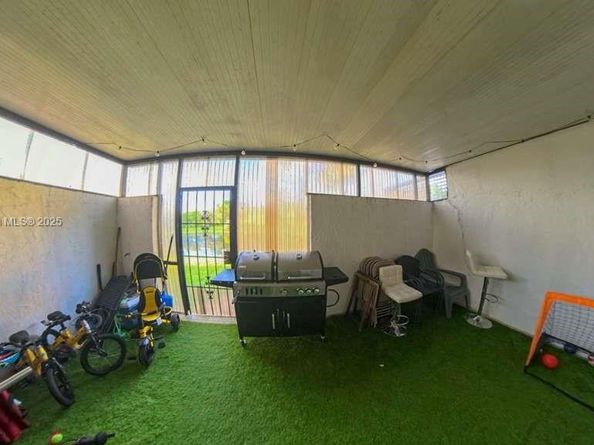 9441 NW 15th St 232, Pembroke Pines FL 33024