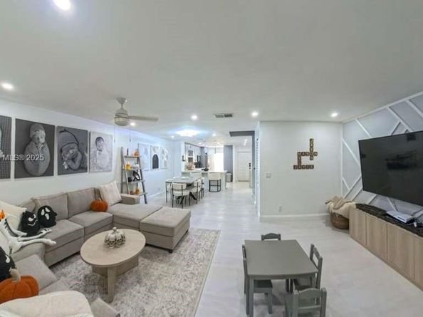 9441 NW 15th St 232, Pembroke Pines FL 33024