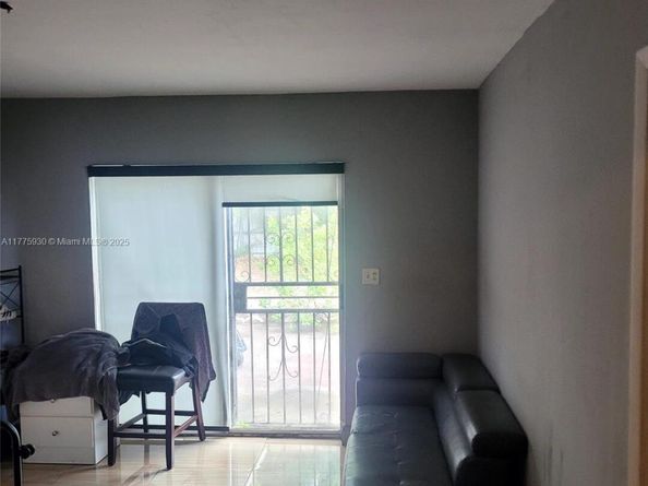 975 NE 135th St, North Miami FL 33161