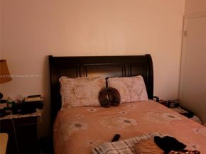 975 NE 135th St, North Miami FL 33161
