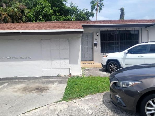 975 NE 135th St, North Miami FL 33161