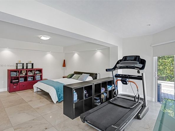 3443 NE 166th St, North Miami Beach FL 33160