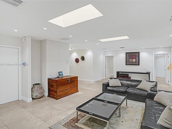 3443 NE 166th St, North Miami Beach FL 33160