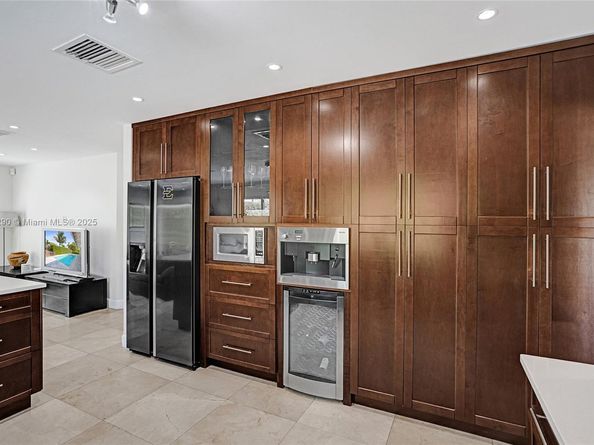 3443 NE 166th St, North Miami Beach FL 33160