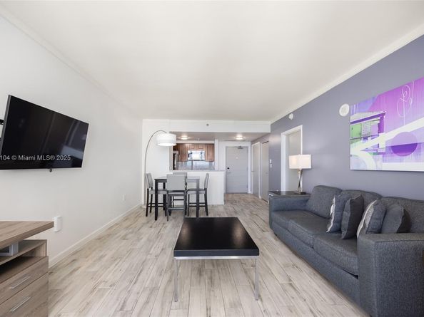 2889 Mcfarlane Rd 1014, Coconut Grove FL 33133