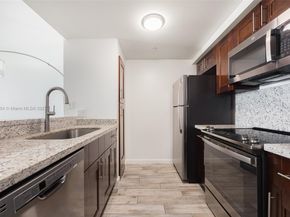 2889 Mcfarlane Rd 1014, Coconut Grove FL 33133