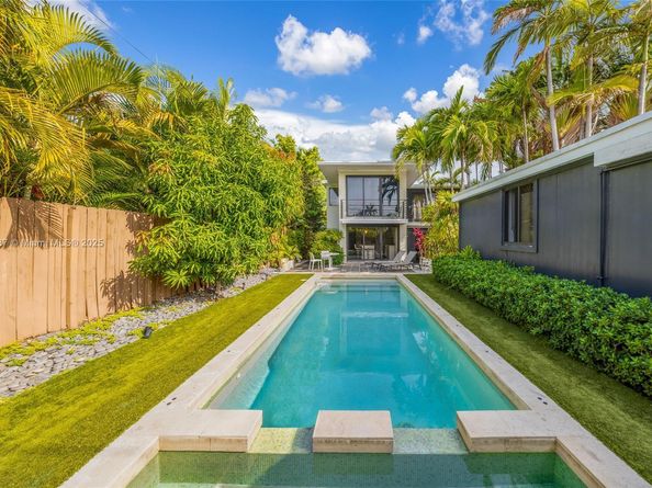 1548 Biarritz Dr, Miami Beach FL 33141