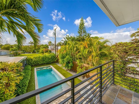 1548 Biarritz Dr, Miami Beach FL 33141