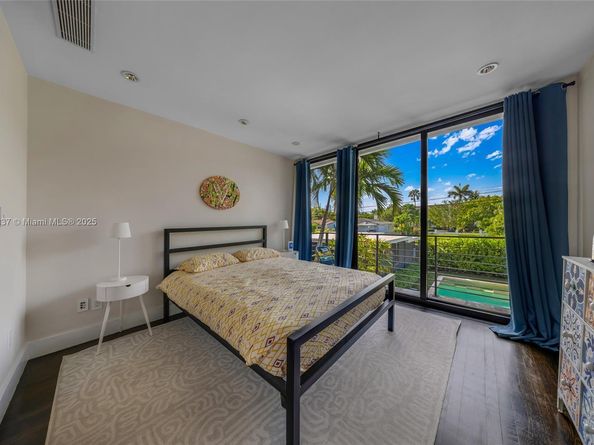 1548 Biarritz Dr, Miami Beach FL 33141