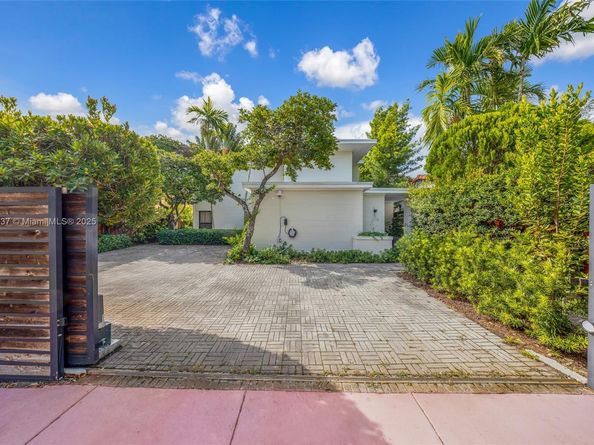 1548 Biarritz Dr, Miami Beach FL 33141