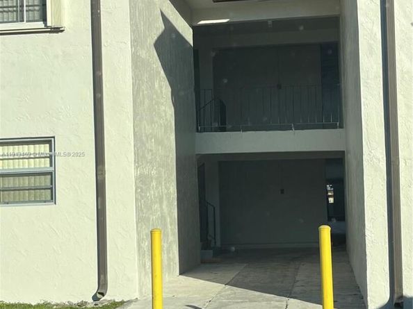 Undisclosed Address #A11913469, Hialeah FL 33012