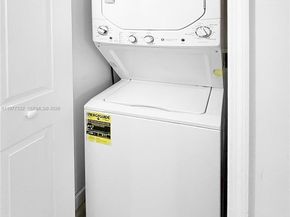 945 NE 34th Ave 204, Homestead FL 33033