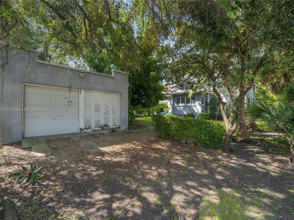 405 SW 11th Ave, Miami FL 33130