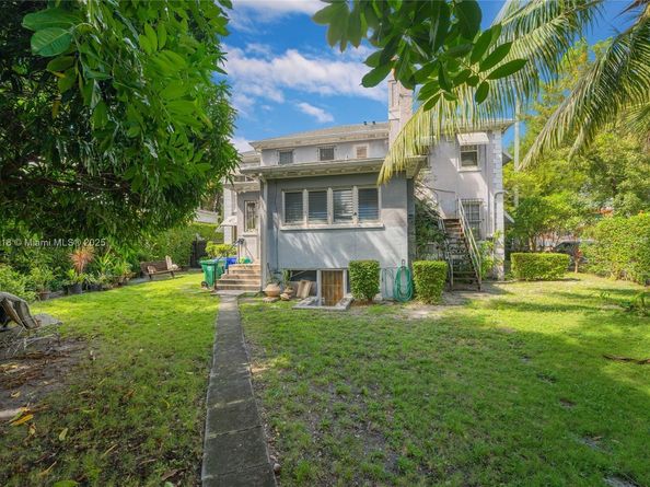 405 SW 11th Ave, Miami FL 33130